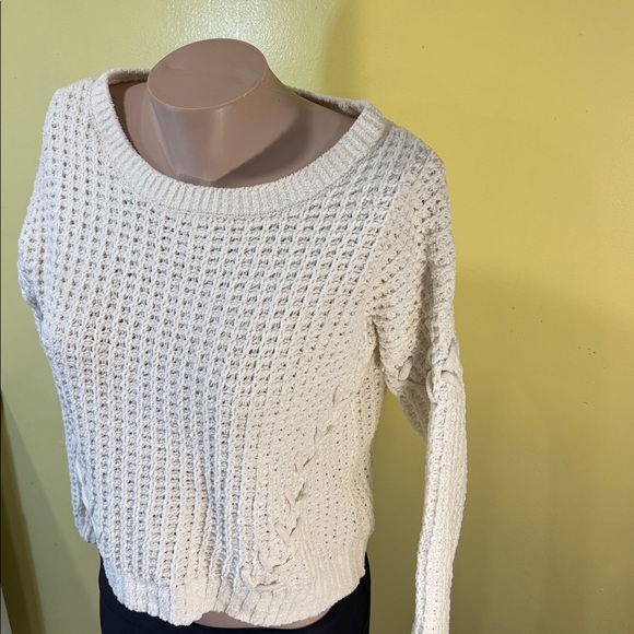 Cozy White Knit Sweater - Picture 2 of 6